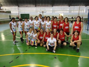 Alunas da Equipe de Vôlei de Américo Brasiliense.