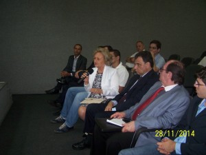 Prefeita Cleide Berti, durante a palestra, tira algumas dúvidas, com Secretário-Diretor Sérgio Ciquera Rossi, 